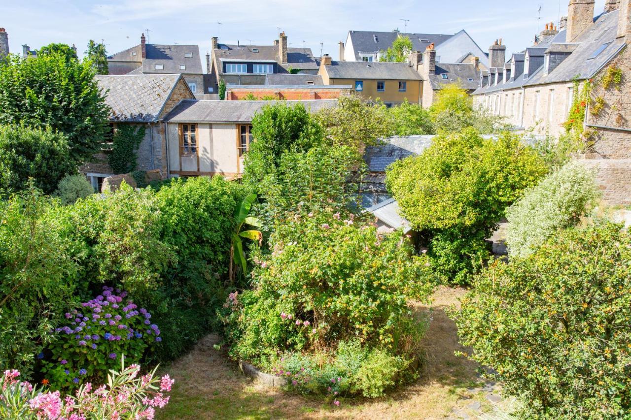 Le 74 Bed & Breakfast Avranches Exterior photo